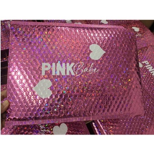 Buste Imbottite Biodegradabili Rosa Metallizzate con Logo Personalizzato, Buste Postali con Bolle d'Aria per Spedizioni - Product Image 2