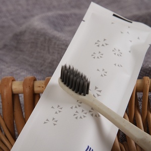 Conjunto de Artigos de Higiene Descartáveis Personalizáveis para Hotéis e Pousadas: Escova de Dentes, Pente, Lâmina de Barbear, Touca de Banho, Cotonete - Embalados Individualmente - Product Image 2