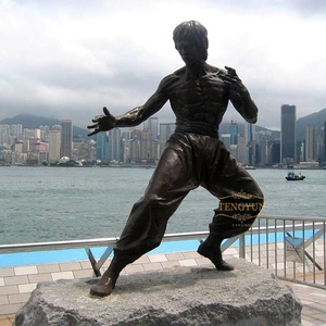 Statue du célèbre film <span class=keywords><strong>Kung</strong></span> <span class=keywords><strong>Fu</strong></span> de <span class=keywords><strong>Bruce</strong></span> <span class=keywords><strong>Lee</strong></span>, Sculpture en cuivre de Superstar chinoise grandeur nature - Product Image 2