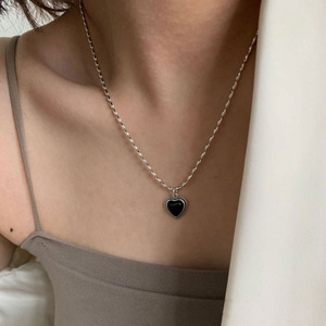 S925 เงินสเตอร์ลิง จี้หัวใจอาเกตสีดำ สร้อยคอสำหรับผู้หญิง โซ่กระดูกไหปลาร้าหรูหรา สไตล์ย้อนยุค ดีไซน์เฉพาะตัว - Product Image 5