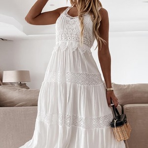 Robe longue blanche en dentelle à col halter, taille haute, superposée, pour la plage ou comme cache-maillot d'été - Product Image 1