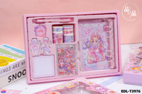 Caja de Regalo de Papelería Kawaii Personalizada al por Mayor, Juego de Cintas Adhesivas Washi, Kit de Scrapbooking de Dibujos Animados con Bloc de Notas de Hojas Sueltas y Bolígrafo de Gel