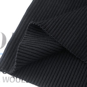 [متوفر] فستان نسائي فاخر من <span class=keywords><strong>ANNA</strong></span> Lusi بحمالات رفيعة سوداء وخصر فضفاض وظهر مكشوف مصنوع من الدنيم والقطن المحبوك - Product Image 4