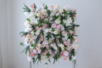 Décoration murale de fleurs artificielles en soie rouge papillon personnalisée de haute qualité pour mariage