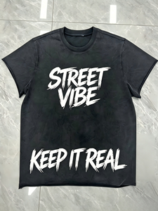 T-shirt Oversize Vintage Lavata e Consumata Nera con Grafica a Lettere Spazzolate “STREET VIBE KEEP IT REAL” - Streetwear Unisex a Maniche Corte - Product Image 3