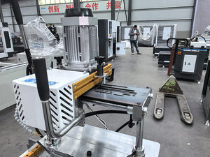 Langlebige PLC-gesteuerte Kopier- und Fräsbohrmaschine für Edelstahl-Aluminiumprofile UPVC-Türen/Fenster - Product Image 5