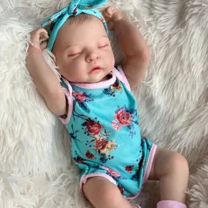 R & B Silicone nouveau-né bébé fille réaliste Reborn poupées pouces gratuit que les jumeaux moule en silicone Maddie Real Bebe Mini doux
