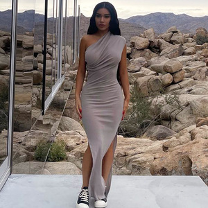 Váy Mùa Hè Màu Trơn Xếp Nếp Xẻ Cao Giá Rẻ Váy Dạ Hội Váy Đen Một Vai Cho Phụ Nữ - Product Image 4