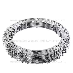 سلك شائك مجلفن 140 جرام بطول شفرة 16-18 ملم، تصميم حلزوني على شكل شفرة حلاقة للحماية في الإنشاءات - Product Image 1