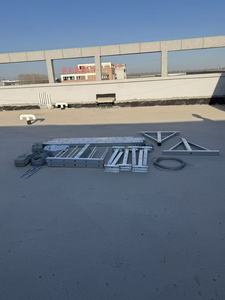 Plateforme élévatrice verticale suspendue pour échafaudage de construction série ZLP, utilisée pour le nettoyage de fenêtres ZLP 800 Para Plataforma - Product Image 4