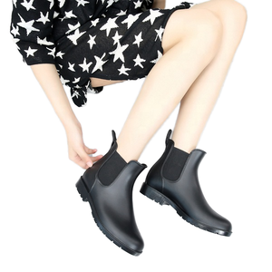 Nuovo stile da <span class=keywords><strong>donna</strong></span> comodo antiscivolo Mid Top impermeabile stivali da <span class=keywords><strong>pioggia</strong></span> in PVC <span class=keywords><strong>scarpe</strong></span> da acqua all'aperto uso Casual estate autunno inverno - Product Image 2