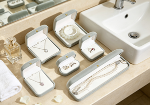 Boîtes à bijoux incurvées haut de gamme faites à la main, écologiques, multi-tailles, avec base en carton, revêtement en velours court gris clair, doublure lisse - Product Image 3