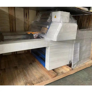 Machine à découper et à plastifier le papier semi-automatique Nantou, largeur 680 mm, capacité 80-450 g/m², emballage en boîte en bois - Product Image 1
