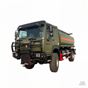 Camión Cisterna de Combustible SINOTRUK de China, de un Solo Eje, 4WD, 10000L-20000L, Camión Cisterna de Aceite para Carretera con Tracción 4x4 - Product Image 1