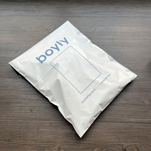 Luxury Matte White Poly Mailer Bags - Custom Printed E-commerce Shipping Envelopes E-commerce with Self Adhesive Seal - Product Image 4