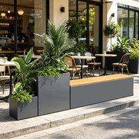 Banc de jardin moderne pour l'extérieur, idéal pour les hôtels, les centres de villégiature, les parcs et les jardins - Cadre en acier gris anthracite, assise en bois, utilisation en terrasse, jardinières