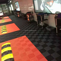 Dalles de sol de garage modulaires rigides en PP, drainage optimal, surface antidérapante, spécialement conçues pour les lavages automobiles professionnels