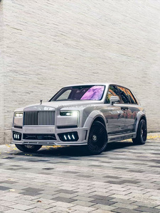 ชุดแต่งคาร์บอนไฟเบอร์สำหรับ Rolls-Royce Cullinan รุ่นอัพเกรด 1016 สไตล์  ประกอบด้วยกันชนหน้า-หลัง สเกิร์ตข้าง สปอยเลอร์ และฝากระโปรง - Product Image 2