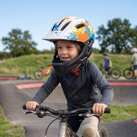 Casque de vélo intégral pour enfants OEM/ODM en gros, logo personnalisé, certifié CE, avec mentonnière détachable