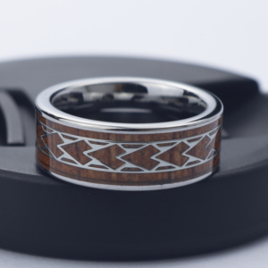 Poya หัวหอกดีไซน์ใหม่แหวนทังสเตนคาร์ไบด์ฝังไม้ Koa - Product Image 6