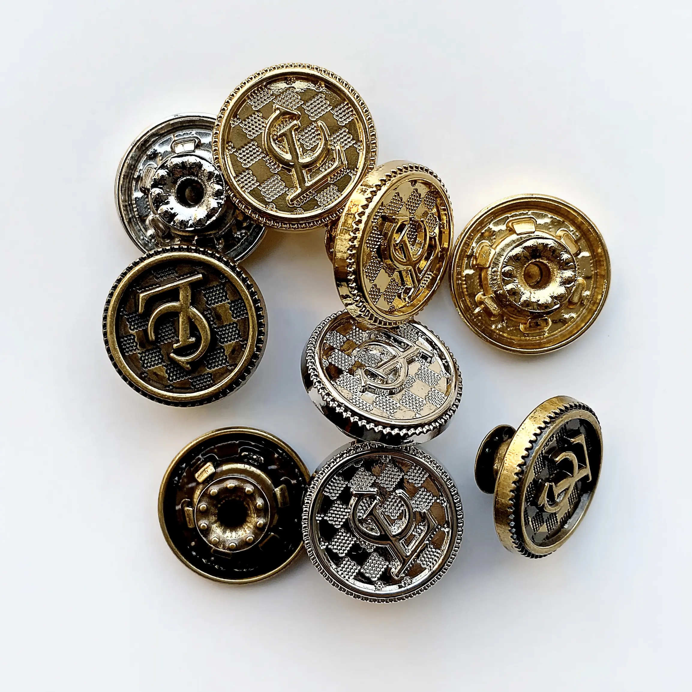 Yüksek kaliteli düğme 18mm aksesuarları ve perçinler için özel logo denim metal tack kot düğmesi kot