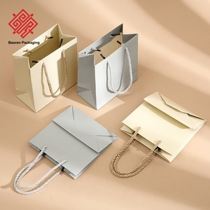 Baoren de gama alta de plata de moda de mano Beige joyería cartón y bolsas de papel Kraft al por mayor para pequeños regalos recuerdos - Product Image 1