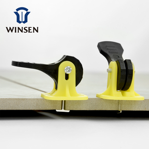 Trung Quốc Nhà Sản Xuất 1.5Mm Sàn Nhựa Gạch San Lấp Mặt Bằng Hệ Thống Mái Clip Lash Phẳng Gạch Miếng Đệm Tự San Lấp Mặt Bằng Hệ Thống Clip - Product Image 6