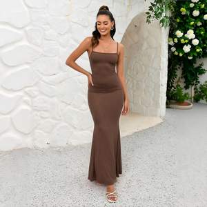 Abito da donna sexy monocolore slim fit con spalline sottili, che esalta le curve, elasticizzato, alla moda, stile streetwear, Collezione 2026 EU/US - Product Image 3