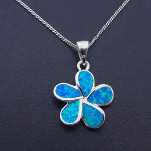 Colgante de Plata de Ley con Flor de Plumeria y Ópalo Azul, Joyería Hawaiana para Mujer - Product Image 4