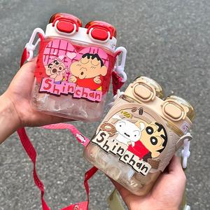 ขวดน้ำเด็กเครยอนชินจัง 500 มล. แบบพกพาพร้อมสายสะพายสำหรับใช้กลางแจ้ง - Product Image 1