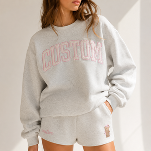 Conjunto de <span class=keywords><strong>Sudadera</strong></span> y Pantalones Cortos Personalizados para Mujer, Talla Grande, Cuello Redondo, Ropa Casual de Dos Piezas con Logotipo Bordado Personalizado y Estampado Gráfico - Product Image 1