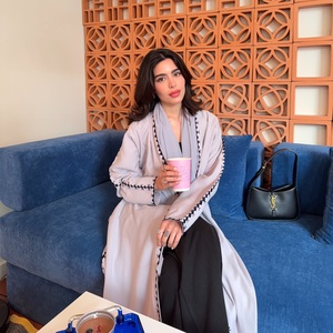 Hafizah Nova Abaya Solta Branca e Preta com Borda Costurada, Cardigã Longo Elegante para Mulheres Muçulmanas, Atacado - Product Image 3
