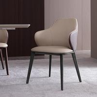 Chaise de salle à manger de luxe italienne au design nordique, avec accoudoirs rembourrés en cuir et dossier en bois haut de gamme, pour la maison et les hôtels