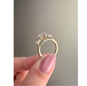 Bague de Fiançailles et de Mariage de Luxe Certifiée en Or Massif, Diamant de Laboratoire Marquise de 2 Carats, Inspirée de la Nature, Élégante et Fine - Product Image 1