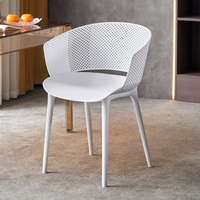 Chaise de salle à manger en plastique polypropylène incassable utilisation de restaurant petite table à manger ensemble 4 chaises moule de chaise en plastique incassable