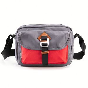 Bolso Bandolera/Messenger de Lona para Hombre con Diseño Geométrico y Bloques de Color, Estilo Urbano Casual de Verano - Product Image 1