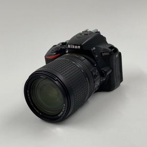 Cámara DSLR <span class=keywords><strong>D5500</strong></span> Usada al por Mayor, Kit de Lente VR de 18-140 mm, Pantalla Táctil de 24.2MP, WiFi, Cámara Reacondicionada de Calidad Premium para Reventa - Product Image 1