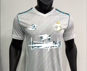 Özelleştirilmiş Stokta Mevcut Dünya Kupası Ön Satış RMadrid Oyuncu Formaları, Ronaldo ve Mbappé ile Aynı Stili Gösteren Ağır Detaylı Tasarımlar - Product Image 4