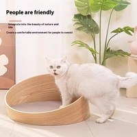 Chenil pour chat en demi-cercle en bois courbé avec fermeture à bouton pour animaux de compagnie dans une maison intérieure pour quatre saisons salle de livraison universelle