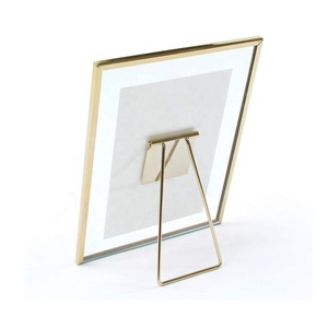 Cadre photo rectangulaire moderne nordique en verre double face avec design artistique flottant en <span class=keywords><strong>fer</strong></span> doré, impression UV durable pour la décoration intérieure - Product Image 3