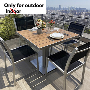 Ensemble de salle à manger d'extérieur en aluminium brossé couleur teck, table et chaises de restaurant - Product Image 1