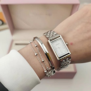 Ensemble de montres de luxe en or rose pour femmes, bracelet en acier inoxydable de haute qualité, cadran à aiguilles, logo personnalisé, ensemble cadeau de mode pour femmes - Product Image 5