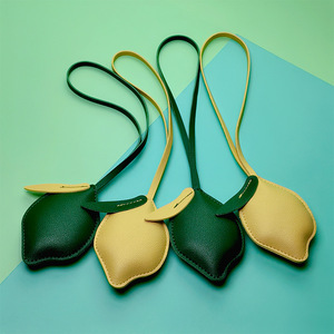 Chaînes de téléphone portable en cuir PU citron cousues à la main, accessoire de sac, pendentif fruit, cordon de téléphone, breloque en cuir, porte-clés - Product Image 1