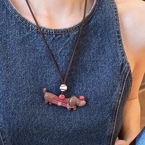 Collier Mignon Teckel pour Femme, Chaîne de Pull en Résine Acrylique, Pendentif Animal de Dessin Animé, Bijou Cadeau, Style Colliers Longs - Product Image 1