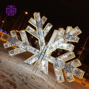 Luz LED personalizable con diseño de copo de nieve, impermeable IP65, para uso en exteriores e interiores, ideal para Navidad, bodas y eventos de temporada. - Product Image 3