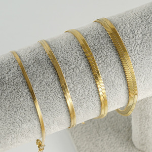 Zogxin Men's Gold Plated Snake Chain Bracelet Zinc Alloy Geometric Design Fashion Jewelry - Product Image 3