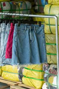 SH05 <span class=keywords><strong>TOP</strong></span> Ropa de Mujer de Segunda Mano, Vestidos de Verano, Faldas, Jeans Ajustados, Camisas, Pantalones Anchos Casuales, Ropa Mixta al por Mayor - Product Image 4