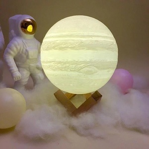 In 3D 8 Hành Tinh Đèn Bàn Xách Tay Pat Cảm Ứng Đèn Cho Trẻ Em Món Quà Đêm Cảm Ứng Ánh Sáng Led 3d Led Moon Shape Ánh Sáng Ban Đêm - Product Image 3