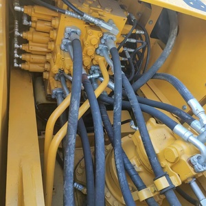 รถขุดมือสอง Komatsu PC210 เครื่องจักรไฮดรอลิกคุณภาพสูง รถขุดตีนตะขาบมือสอง Komatsu PC210 - Product Image 3