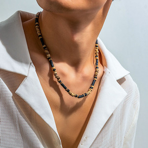 NW1012 Boho Bohemio Unisex Puka Surfer Collar Cáscara de coco Madera Heishi Disco Gargantilla con cuentas Collar - Product Image 1